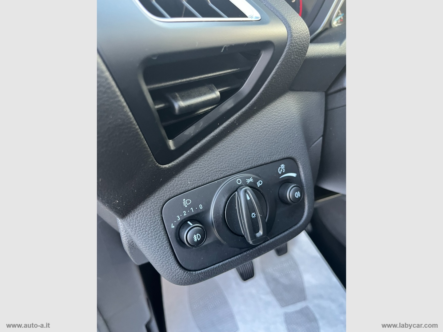 C-Max 1.5 TDCi 120 CV S&S Titanium - immagine 16