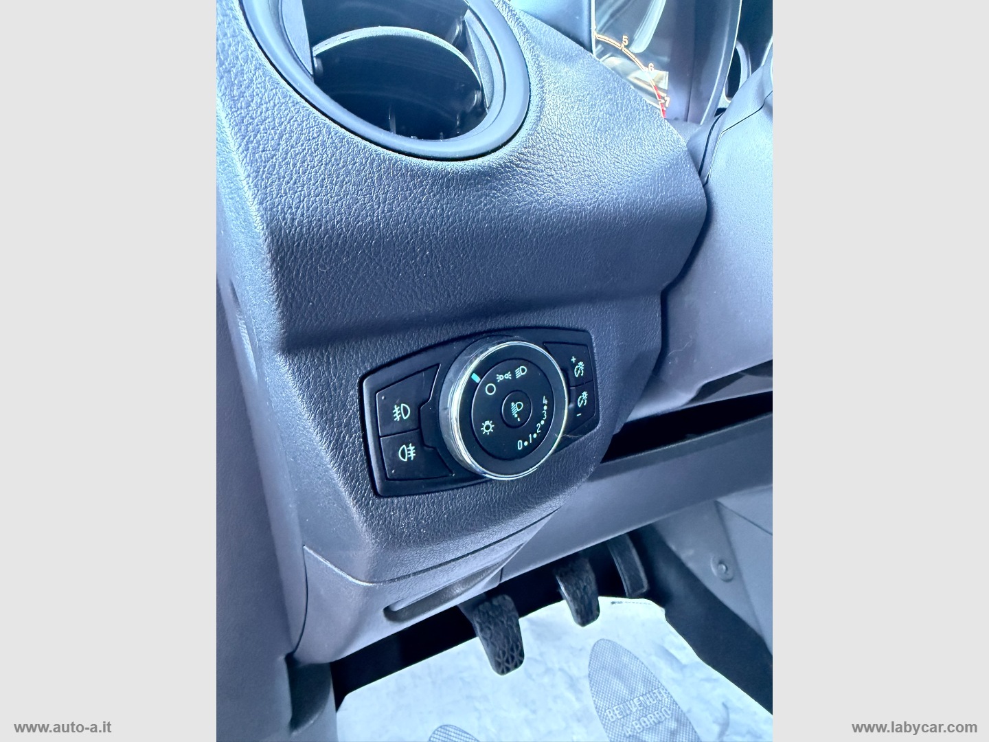 Tourneo Courier 1.0 EcoBoost 100 CV TITANIUM - immagine 16