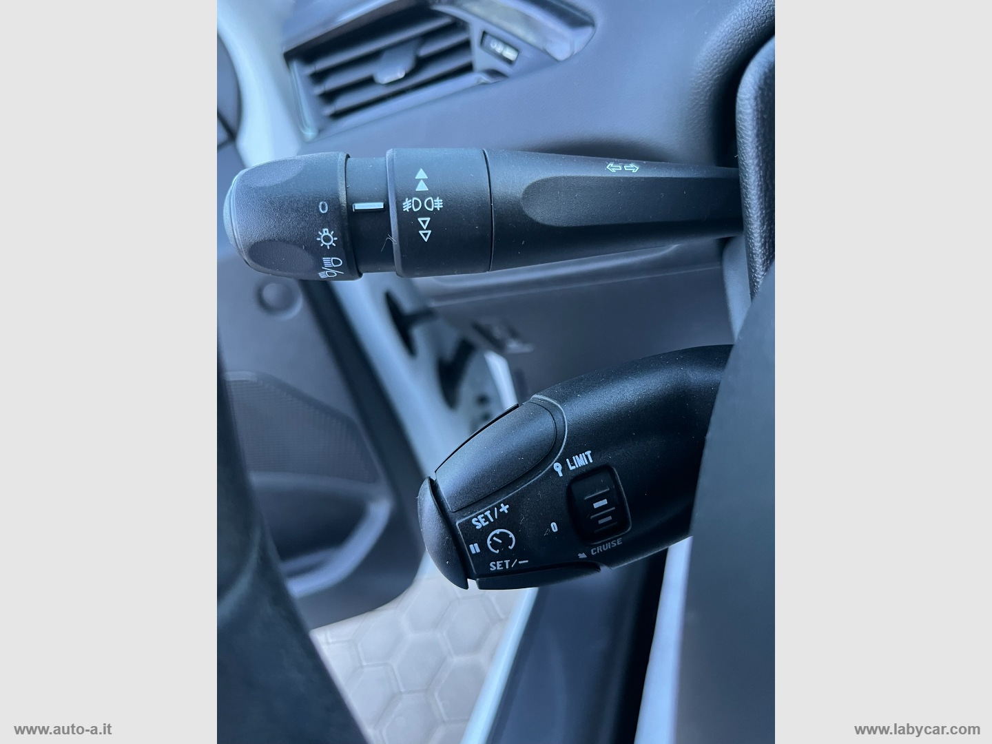 208 1.4 HDi 68 CV 5p. Active - immagine 16