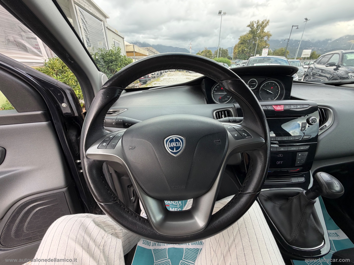 Ypsilon 0.9 T.Air 85 CV 5p. S&S DFN Gold - immagine 16