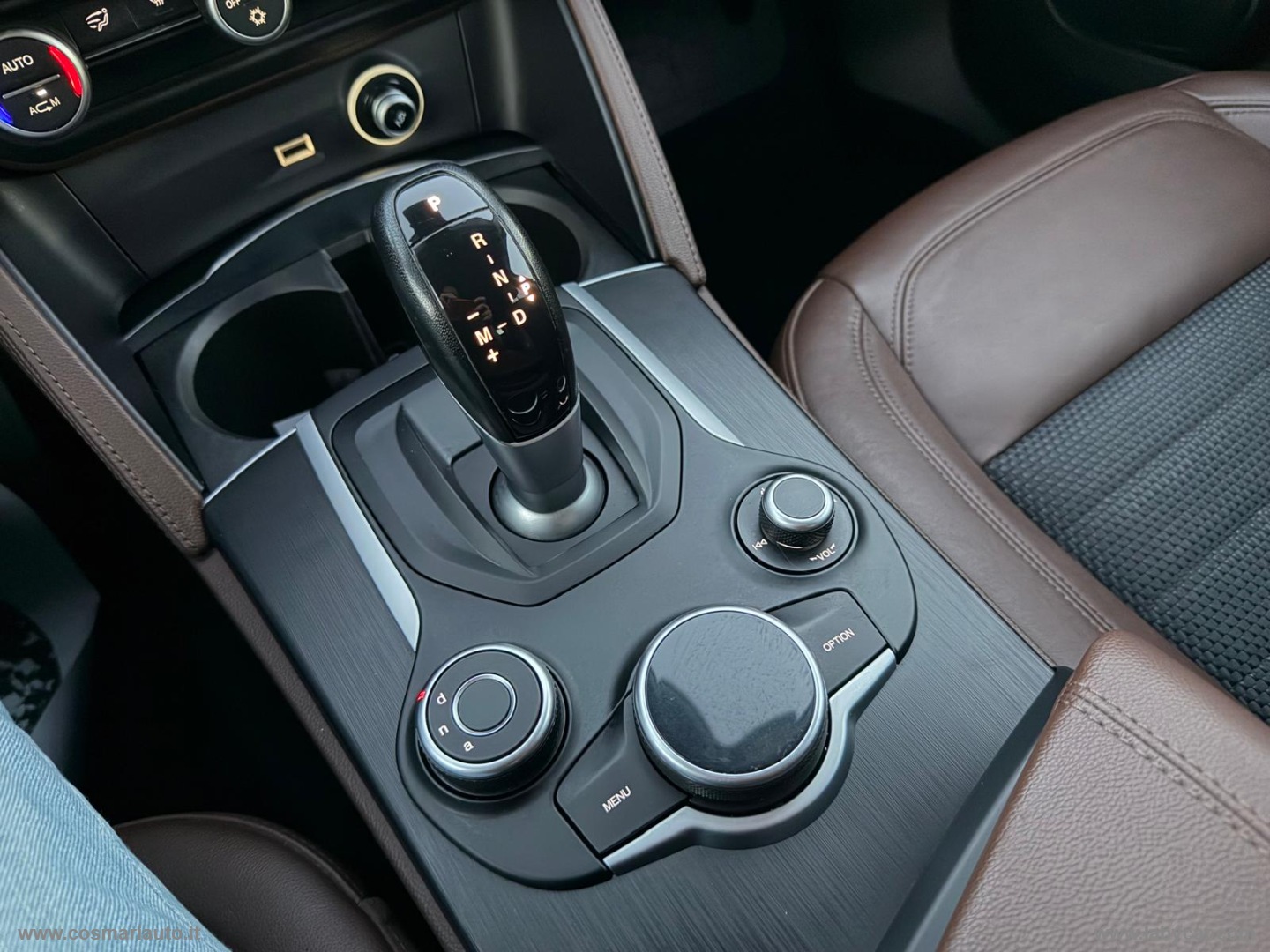 Stelvio 2.2 T.diesel 210 CV AT8 Q4 Exec. - immagine 16