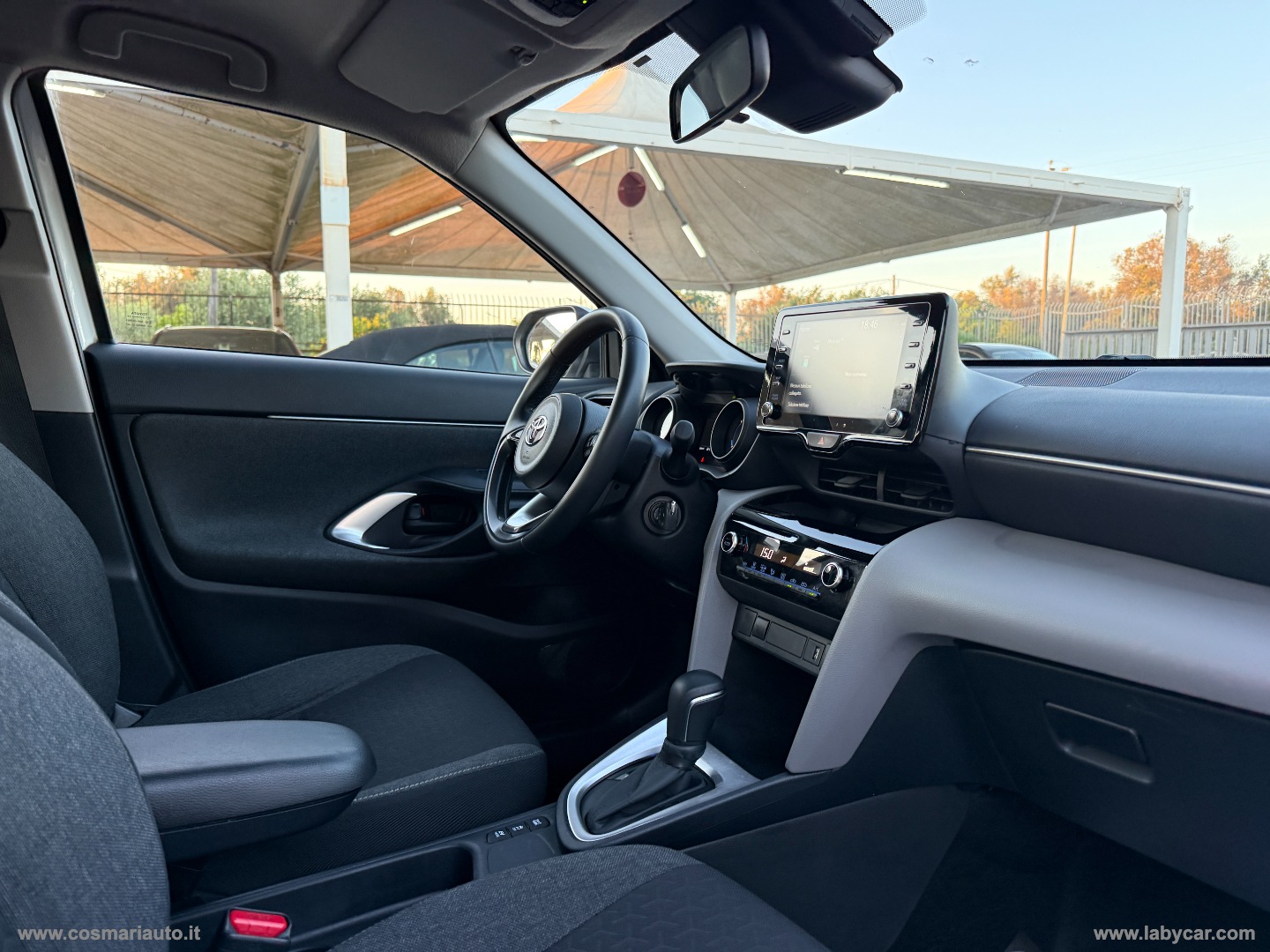 Yaris Cross 1.5 Hybrid 5p. E-CVT Active - immagine 16