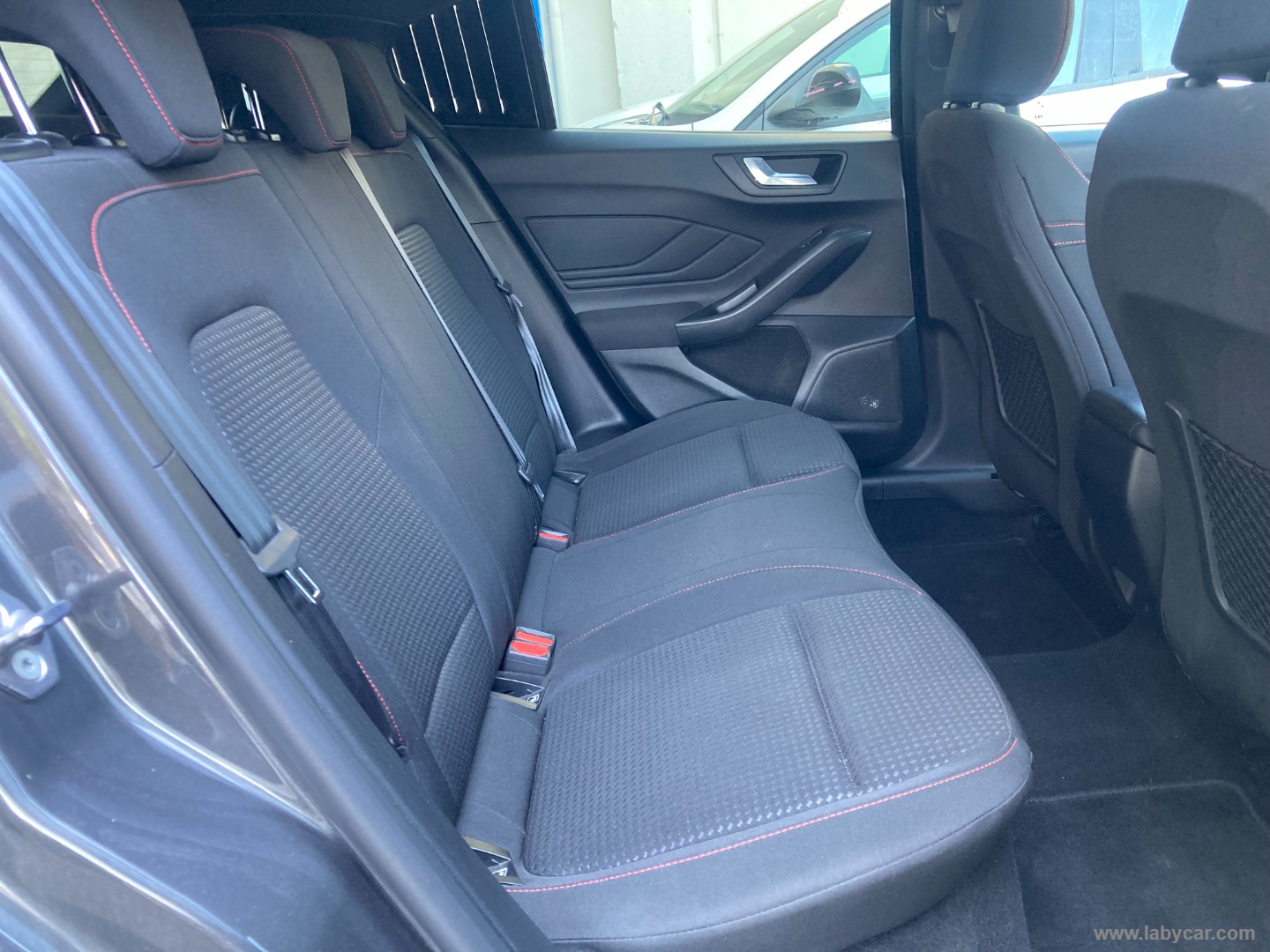 Focus 1.0 EcoBoost 125 5p. ST-LINE - immagine 16
