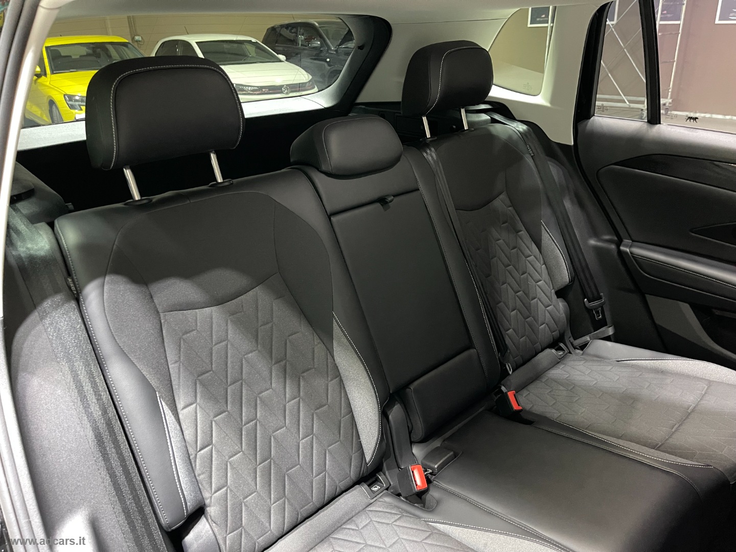 Tiguan 1.5 eTSI 150 CV DSG Life *TELECAMERA 360*PACK LUCI* - immagine 16