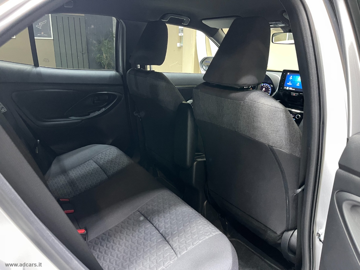 Yaris Cross 1.5 Hyb. 5p. E-CVT AWD Trend *4X4*NEOPATENTATI* - immagine 16