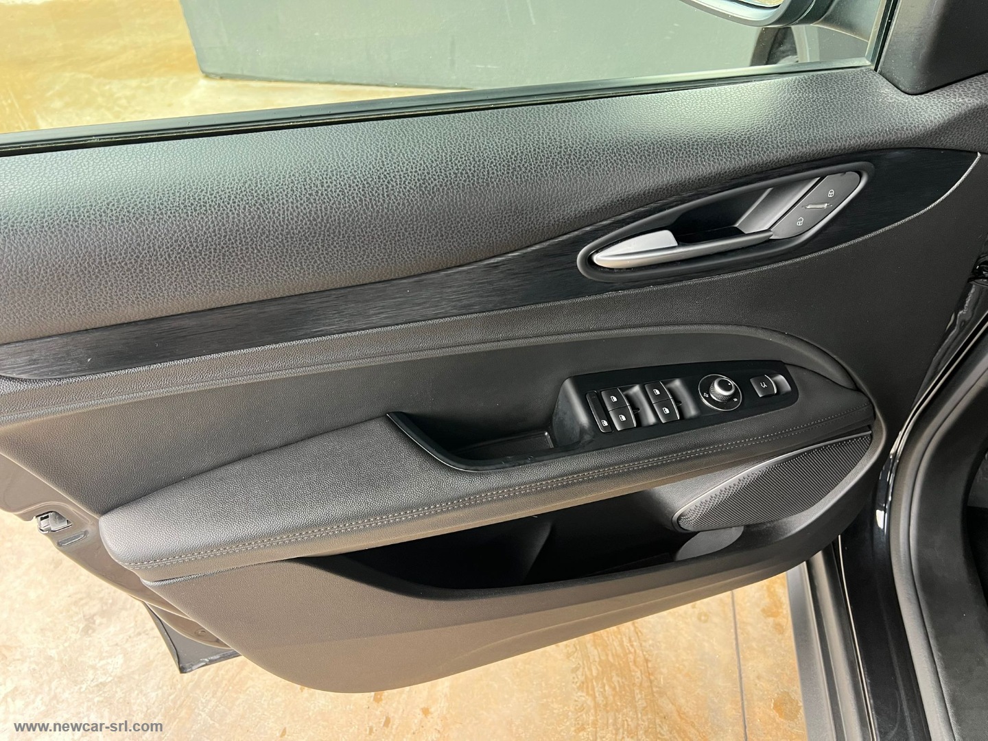 Stelvio 2.2 T.diesel 190CV AT8 RWD Bus. - immagine 16