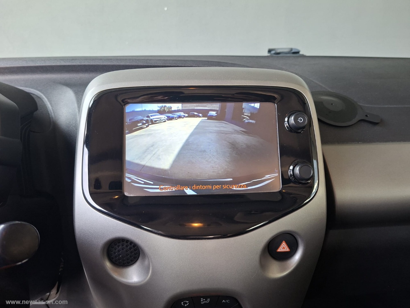 Aygo 1.0 VVT-i 69 CV 5p. x-wave - immagine 16