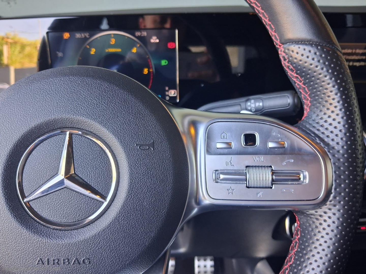 GLA 200 d Automatic Premium - immagine 16