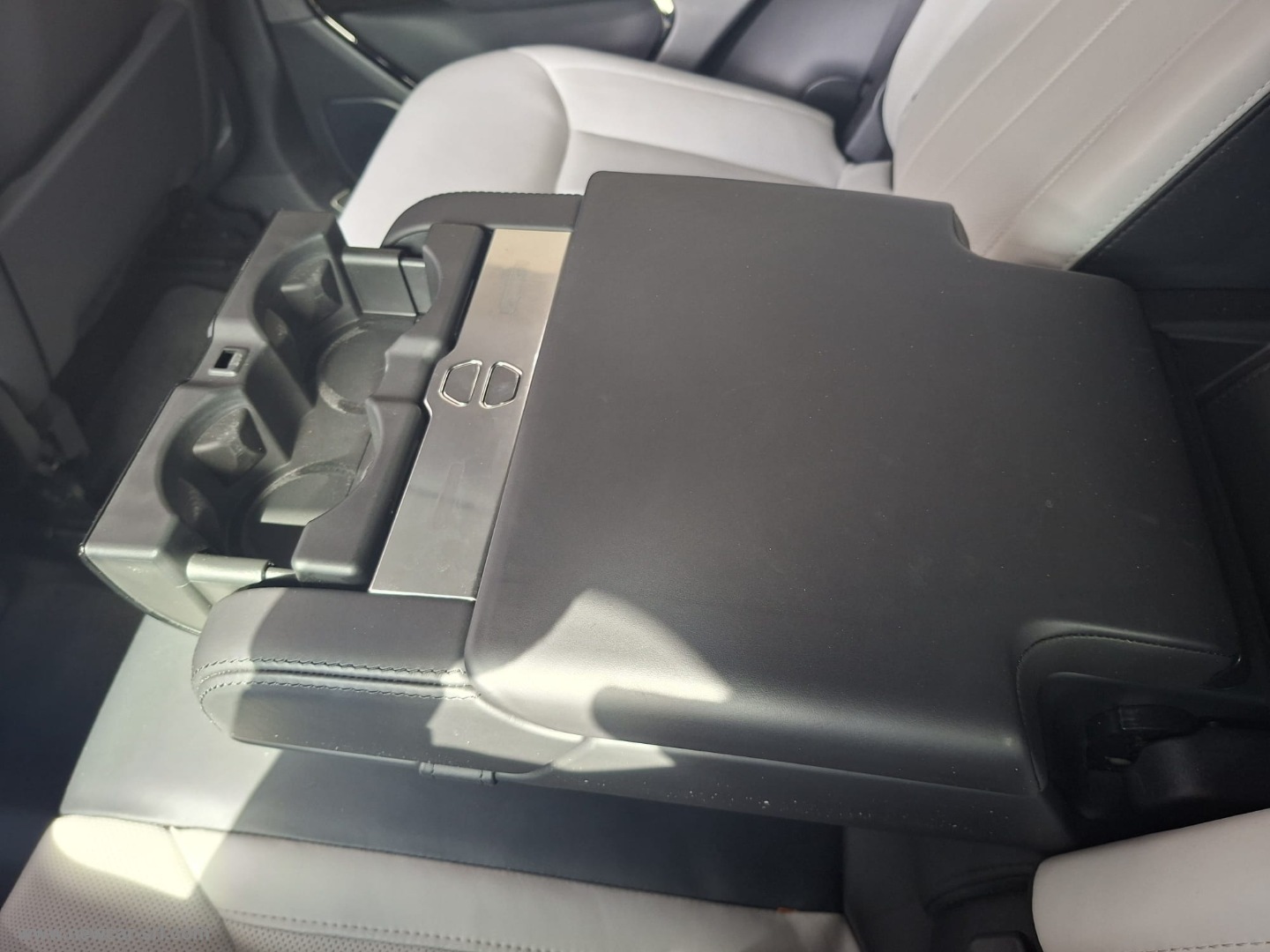 Range Rover 3.0D I6 300 CV HSE - immagine 16