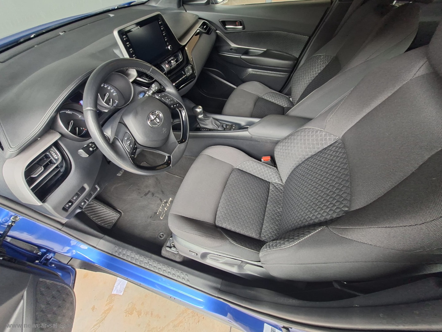 C-HR 1.8 Hybrid E-CVT Active - immagine 16