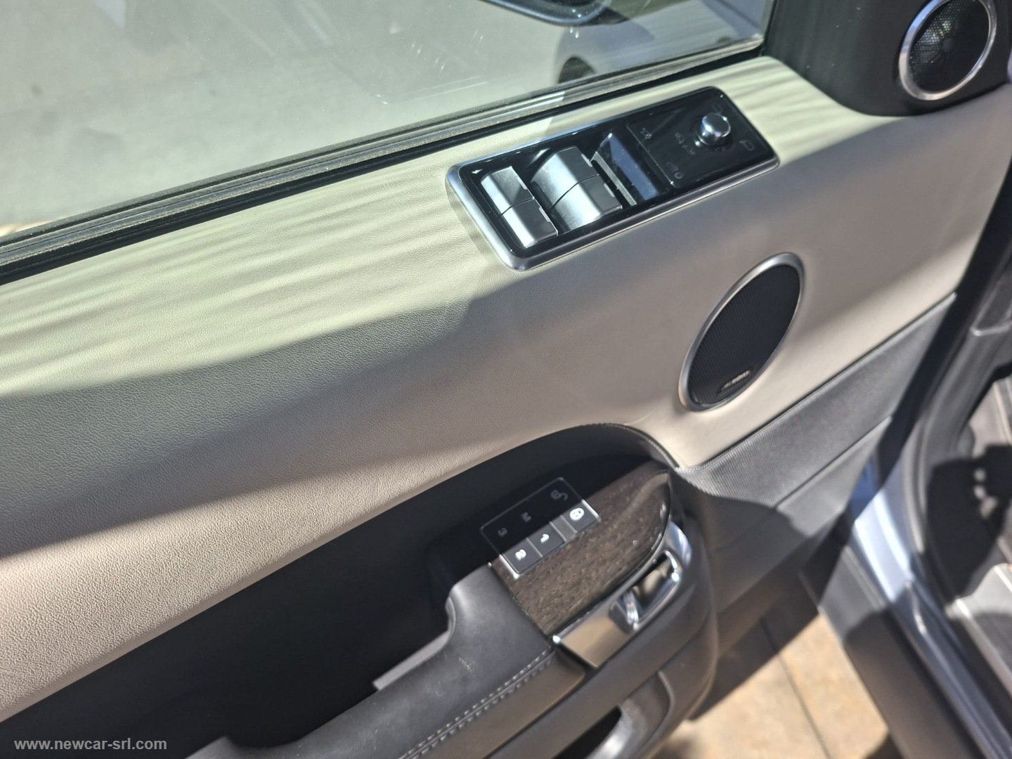Range Rover Sport 3.0 TDV6 HSE Dynamic - immagine 16