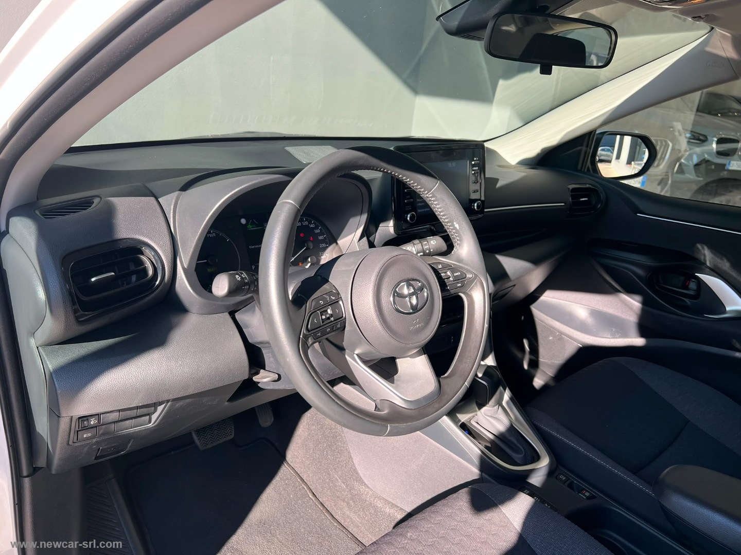 Yaris 1.5 Hybrid 5p. Business - immagine 16