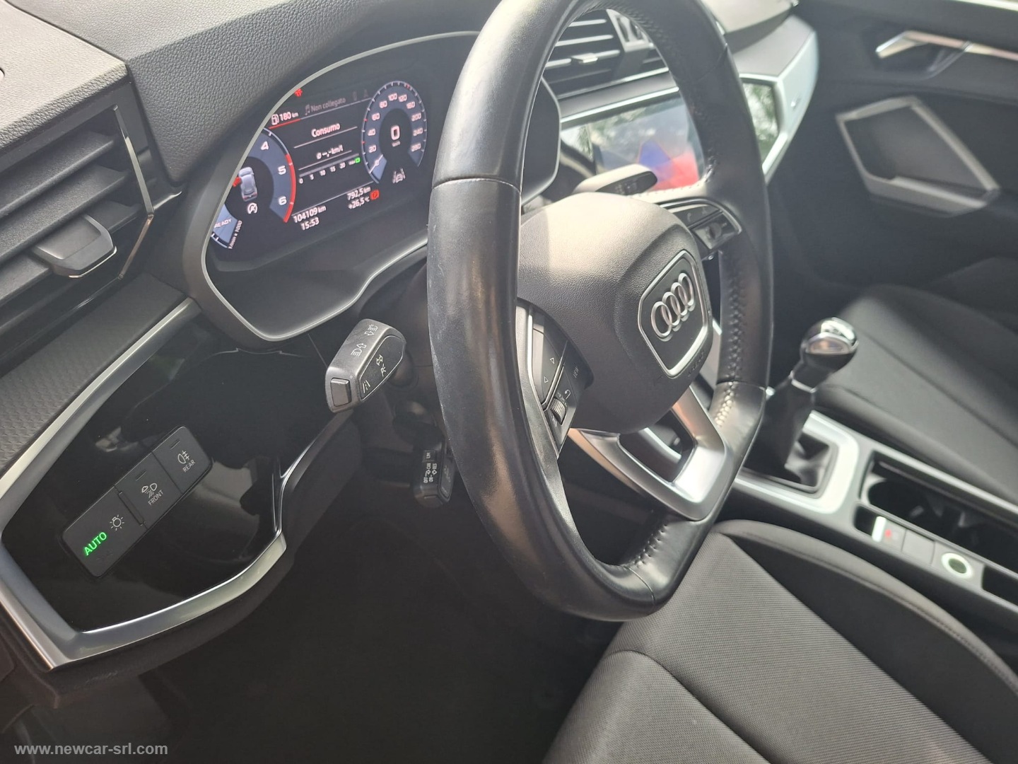 Q3 2.0 TDI 150CV quattro Business - immagine 16