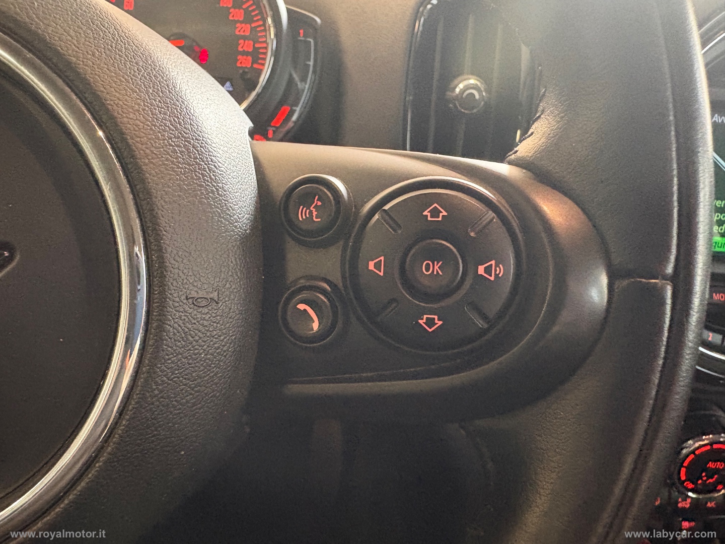 Mini Cooper D Business Countryman Aut. - immagine 16