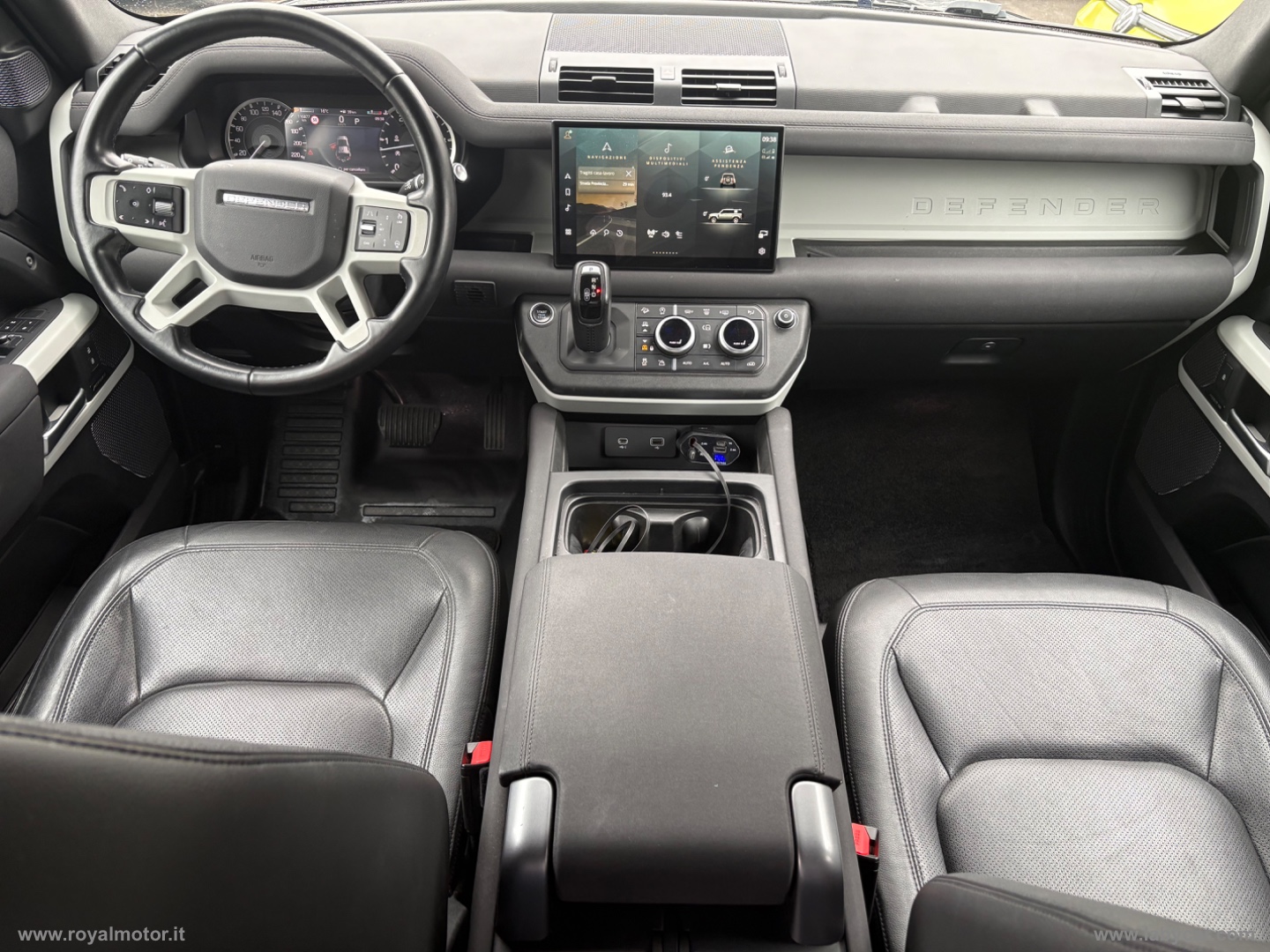 Defender 110 3.0D I6 250 CV AWD Auto - immagine 16