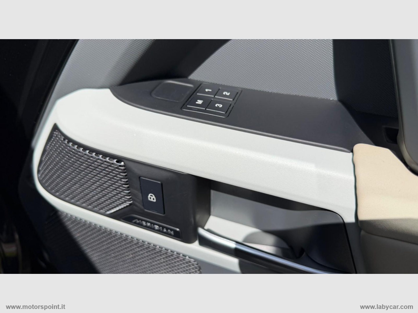 Defender 110 3.0D AUTOCARRO I6 200 CV X-Dynam. HSE - immagine 16