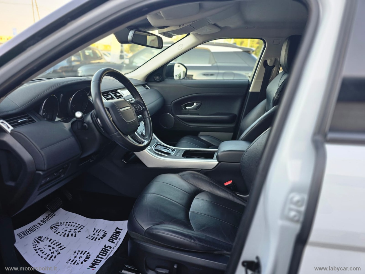 RR Evoque 2.0 TD4 150 CV 5p. Bs Ed. SE - immagine 16