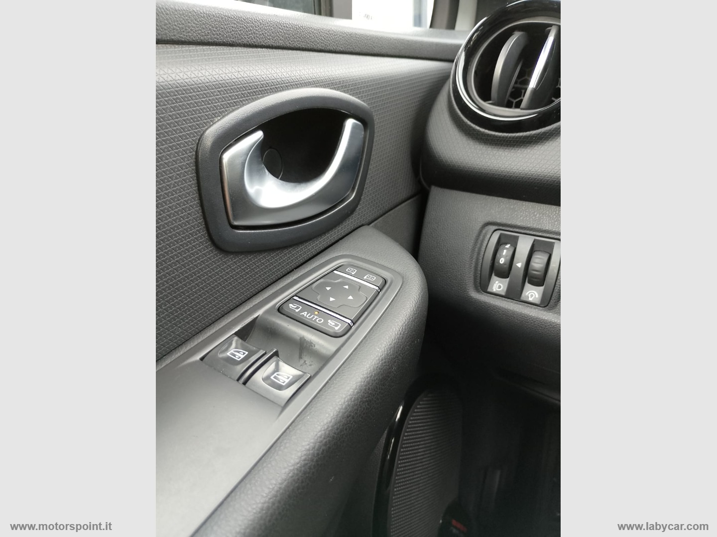 Clio dCi 8V 75 CV S&S 5p. Energy Zen - immagine 16