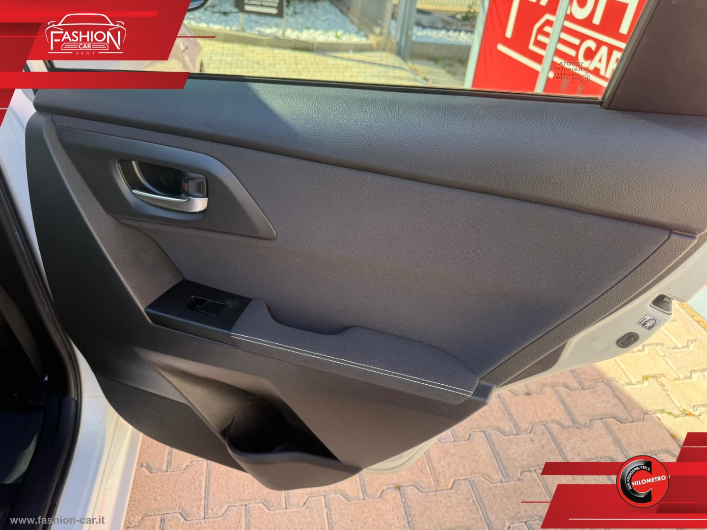 Auris TS 1.8 Hybrid Lounge - immagine 16