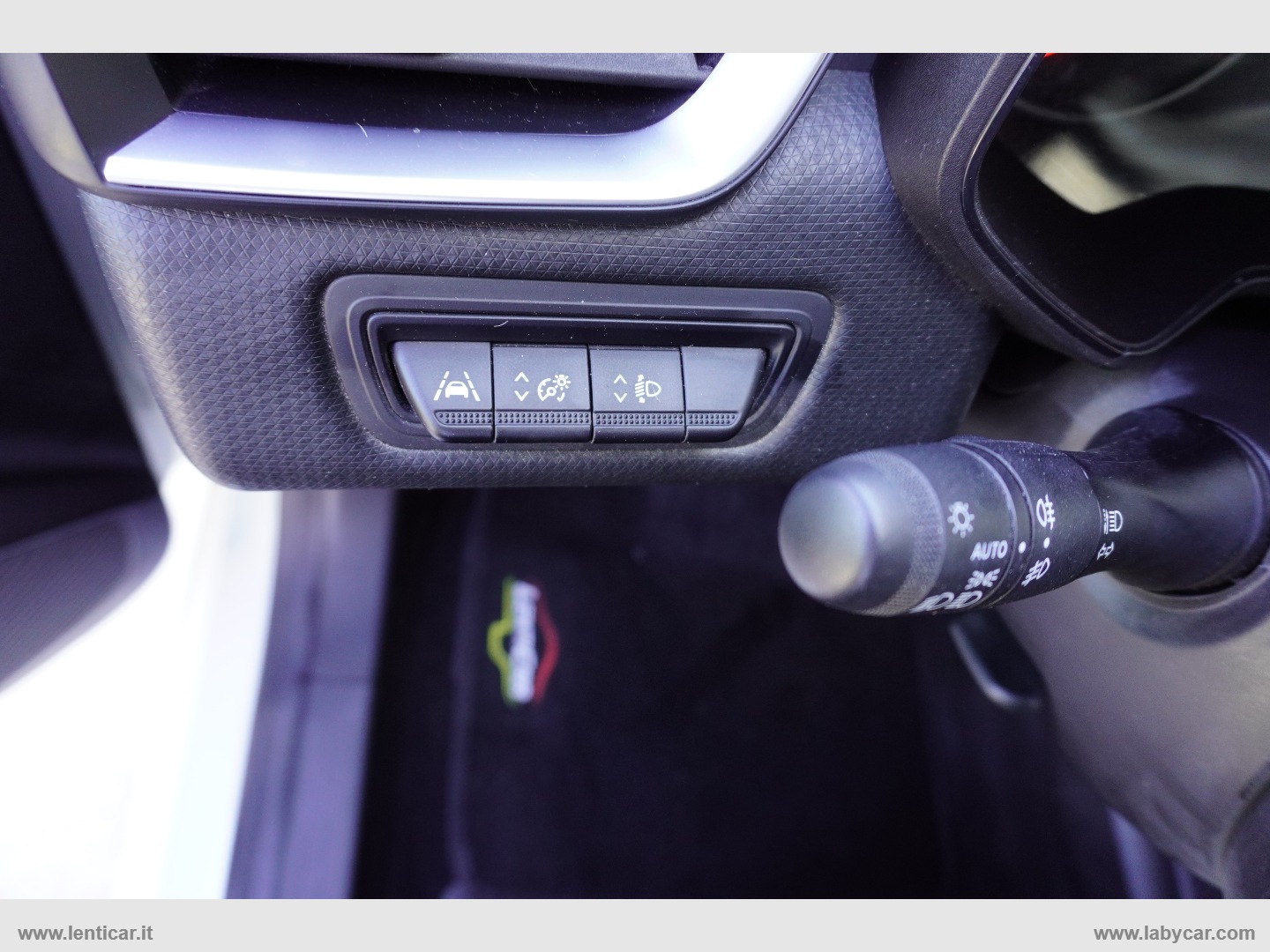 Clio TCe 90 CV 5p. Business Euro 6D-Temp - immagine 16