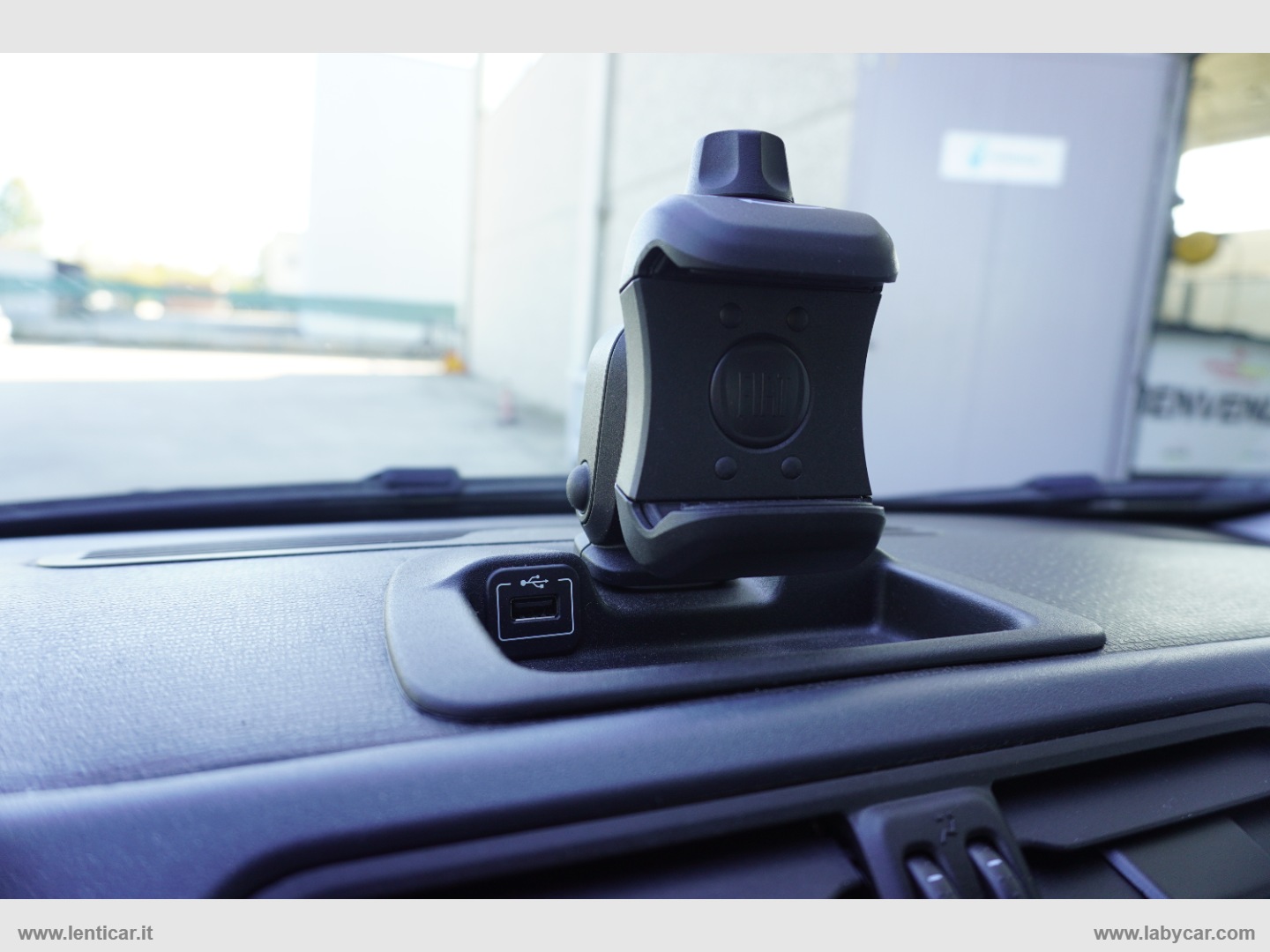 Panda 1.0 S&S Hybrid Van 2 posti solo Km 26.000 - immagine 16