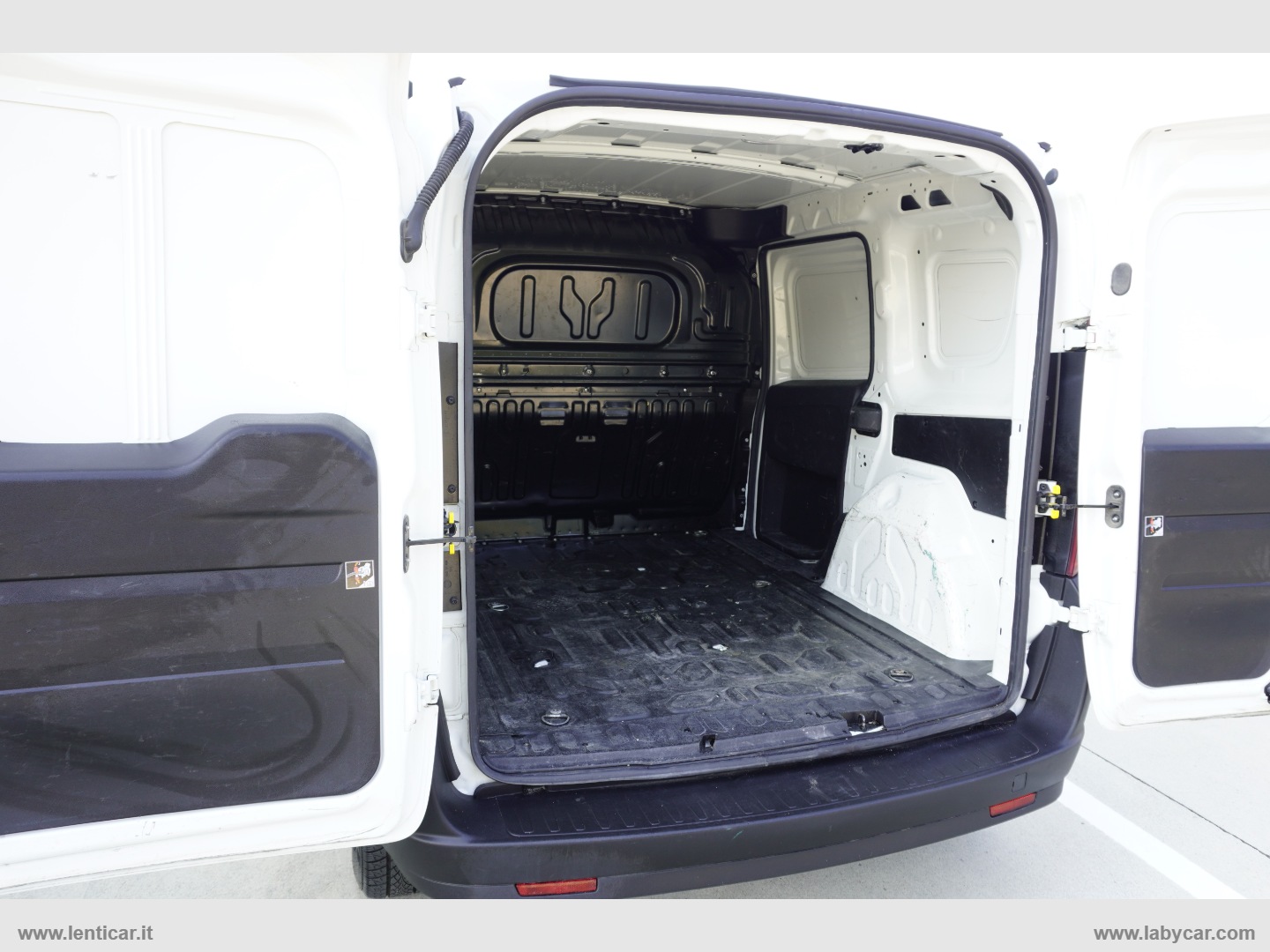 Doblò 1.6 MJT 105CV PC-TN Cargo Lounge 3 Posti - immagine 16