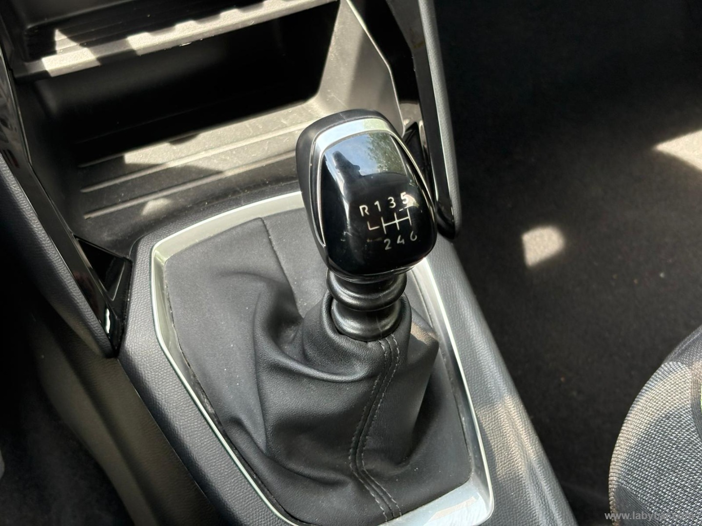 Peugeot 208 PureTech 100 S&S 5p. Active - Immagine 16