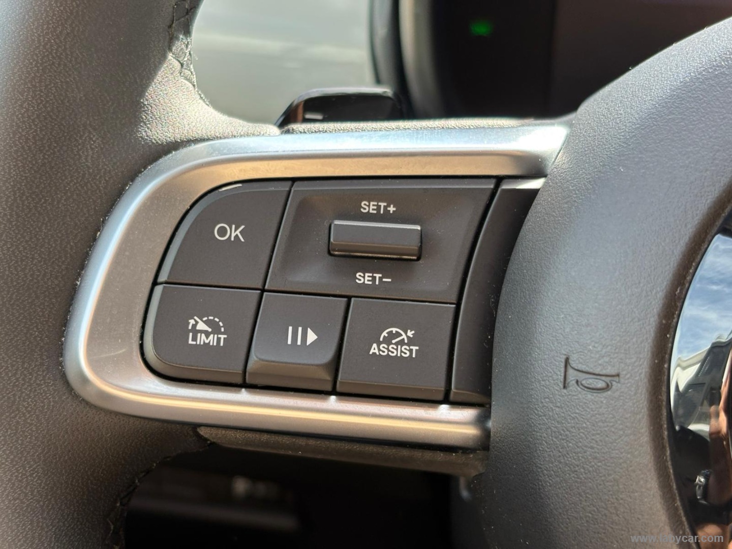 600 Hybrid 145 CV DCT MHEV Icon - immagine 16