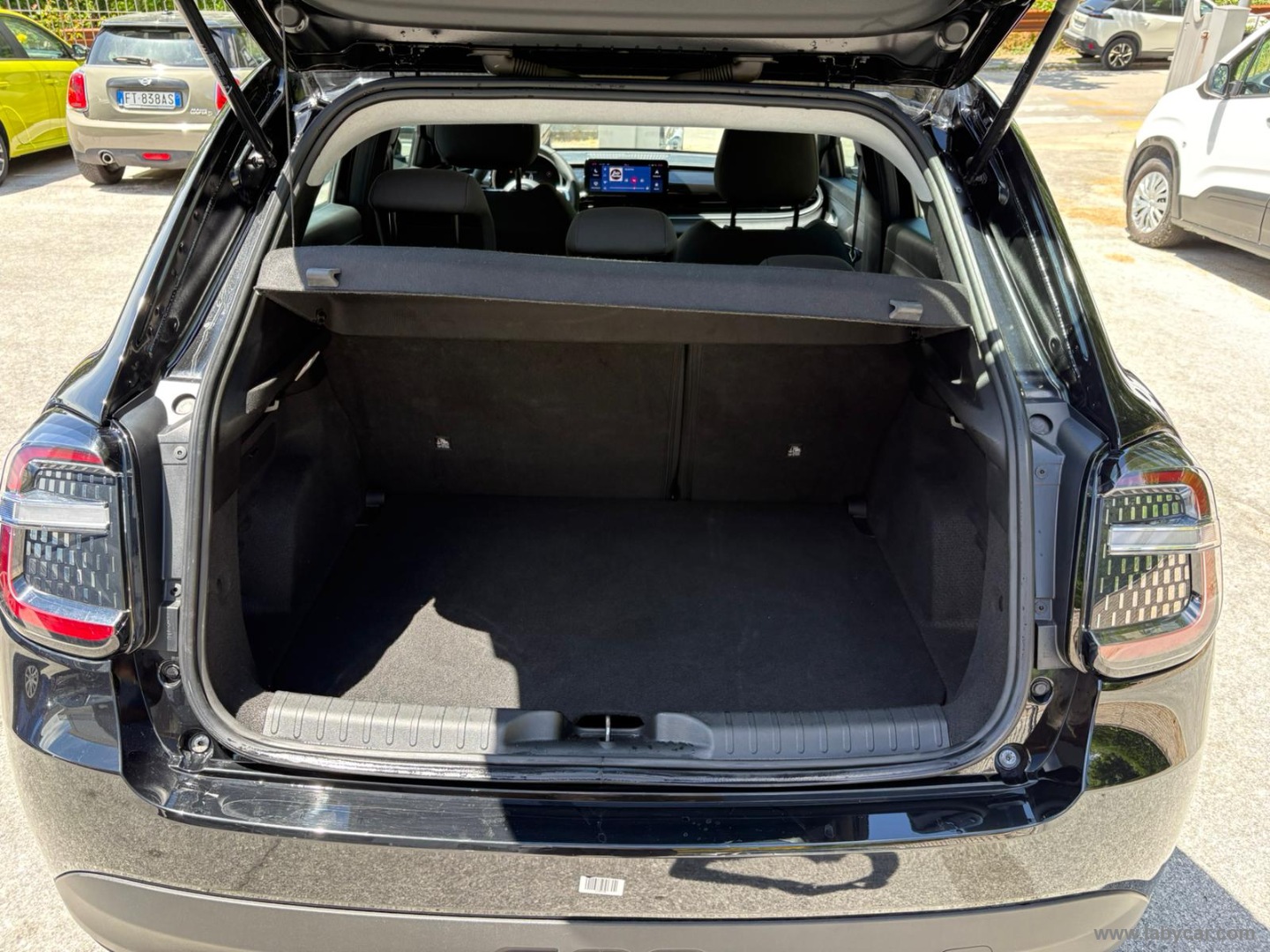 600 Hybrid 145 CV DCT MHEV Icon - immagine 16