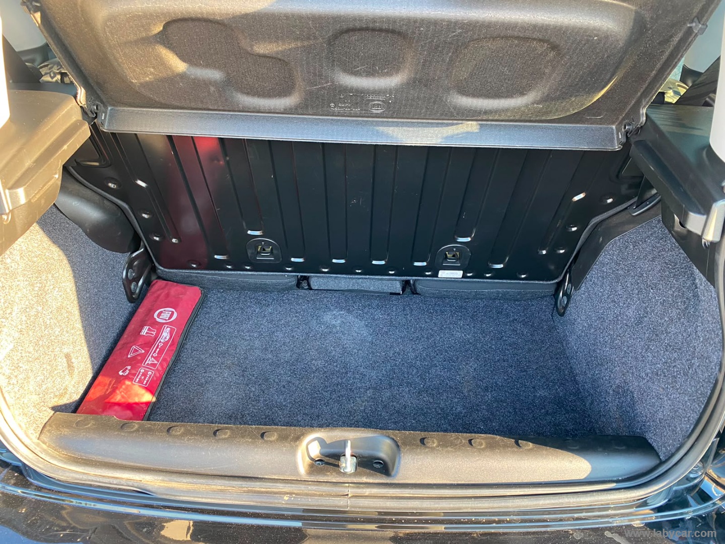 Fiat Panda 1.0 FireFly S&S Hybrid Pandina - Immagine 16