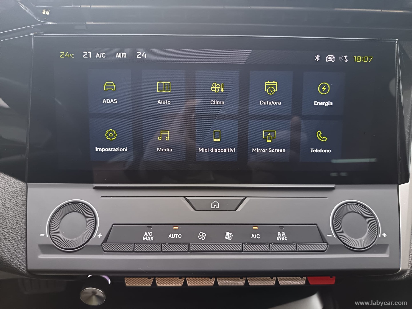 Peugeot 408 Plug-in Hybrid 225 e-EAT8 Allure - Immagine 16