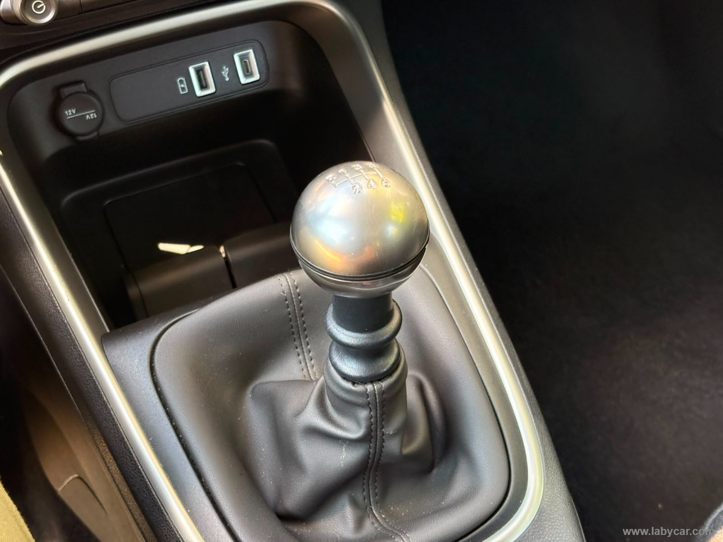 Jeep Avenger 1.2 Turbo Altitude - Immagine 16