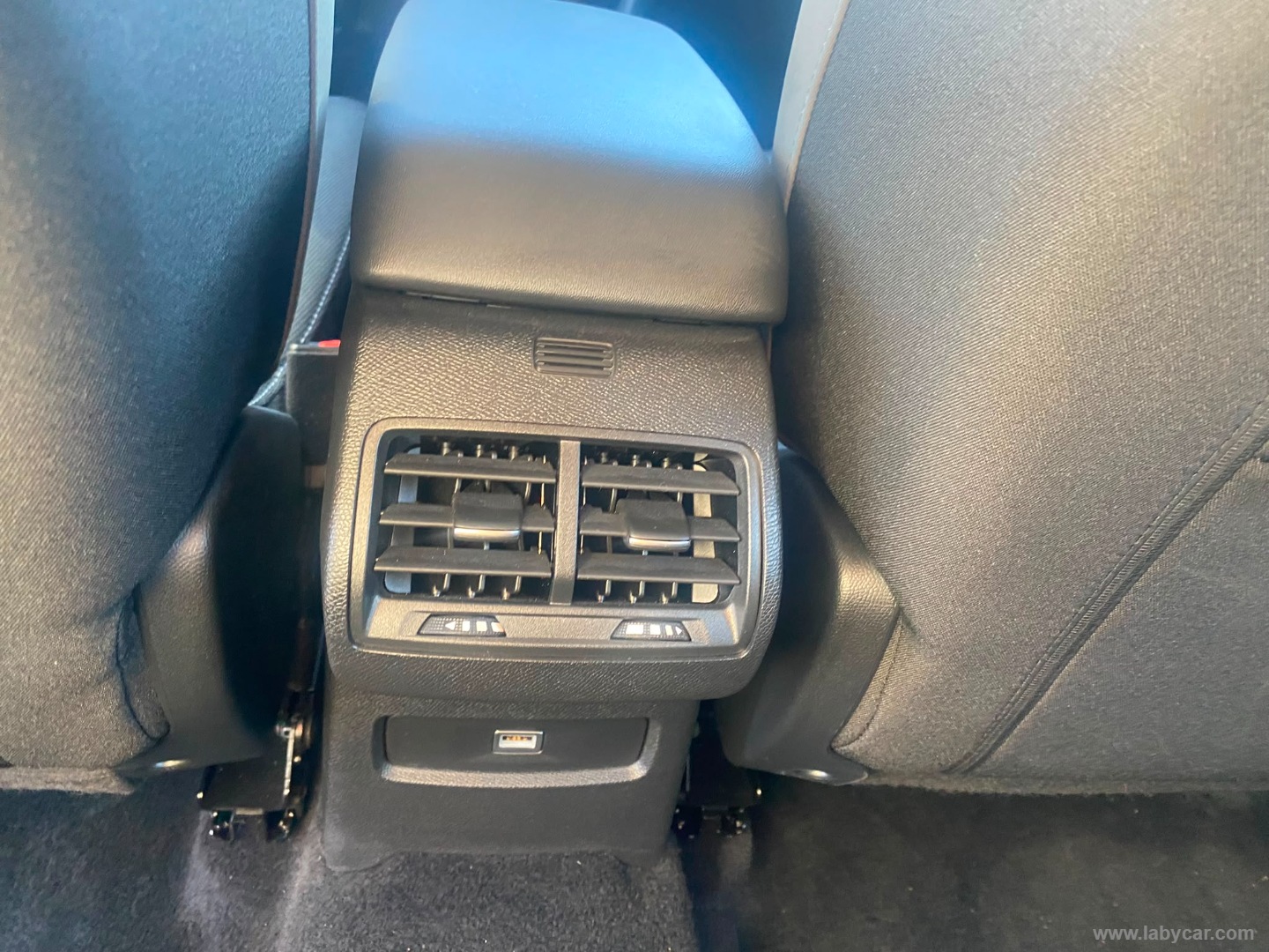 Citroën C4 Hybrid 145 e-DCS6 Plus - Immagine 16