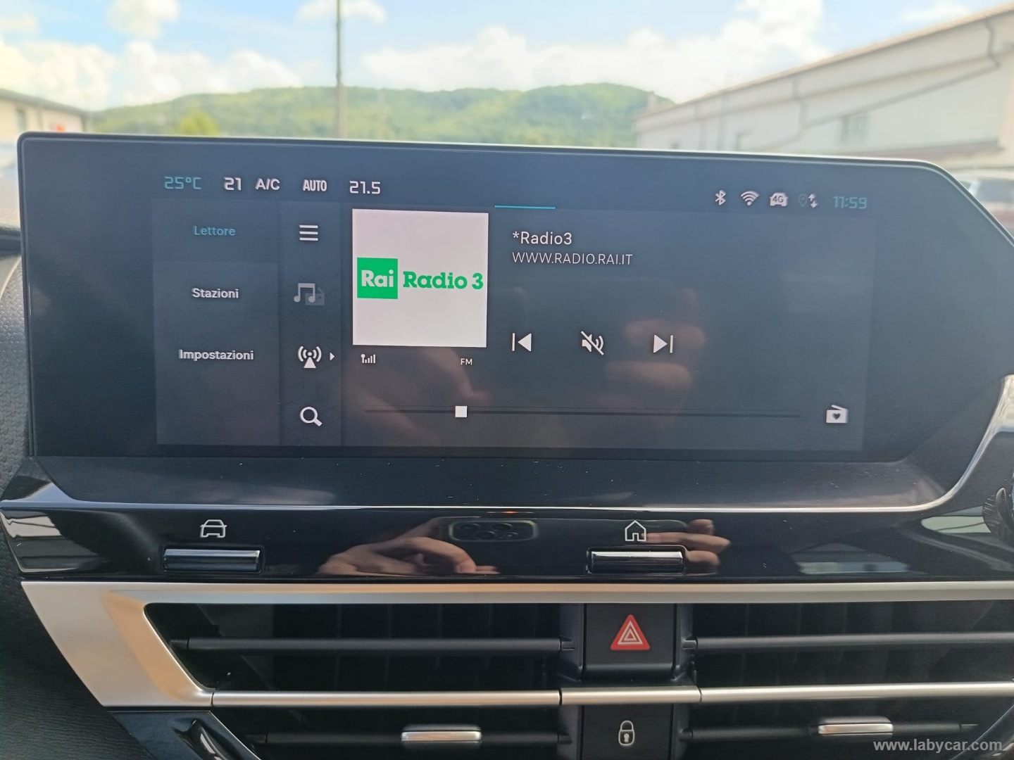Citroën C4 Hybrid 145 e-DCS6 Plus - Immagine 16