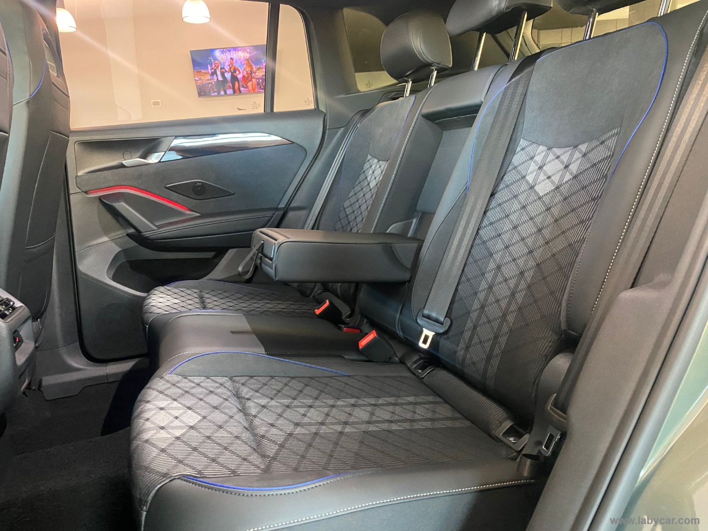Volkswagen Tiguan 2.0 TDI 193CV DSG 4MOT.R-Line Pl. - Immagine 16