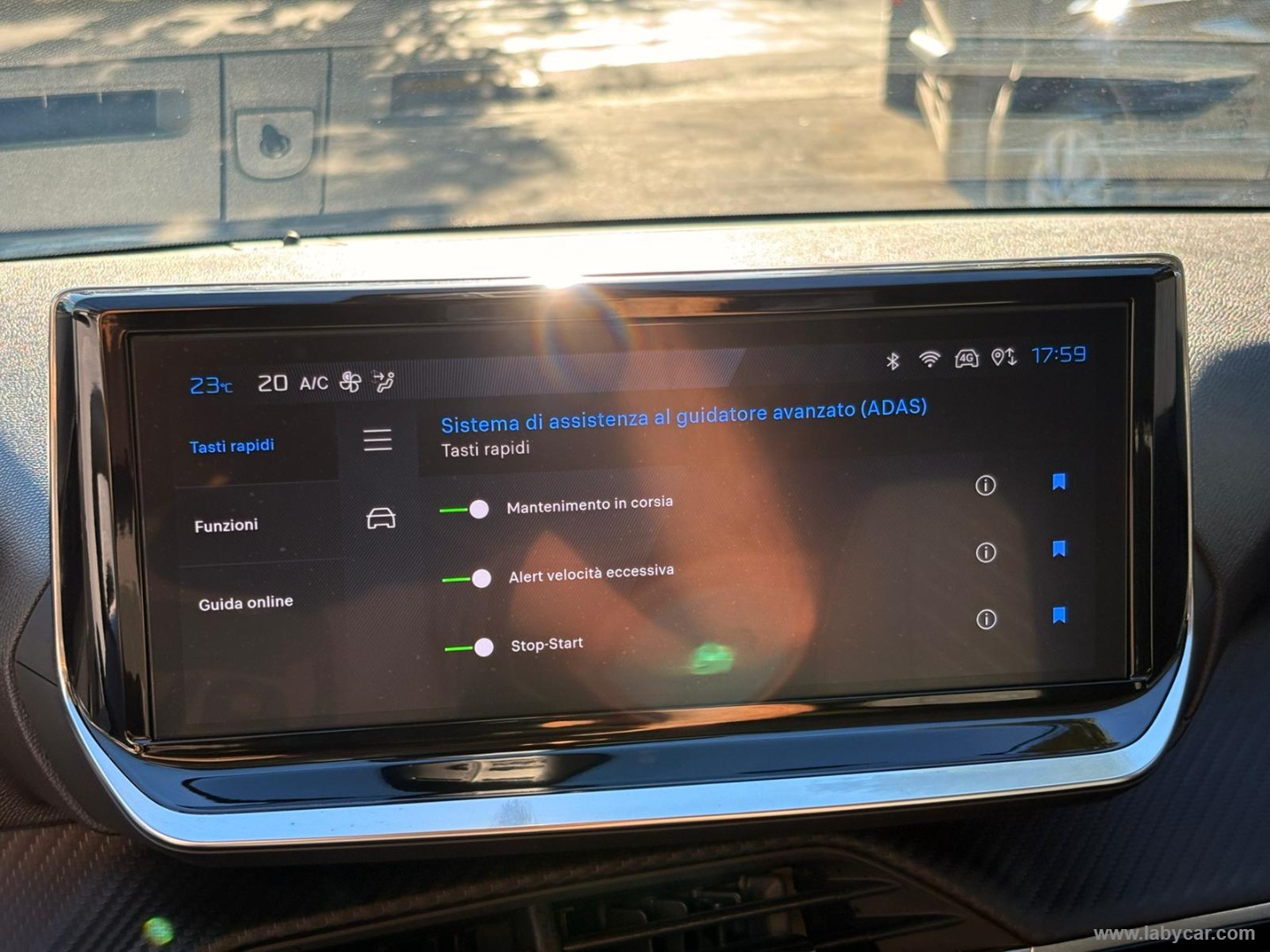 Peugeot 208 Hybrid 110 e-DCS6 Allure - Immagine 16