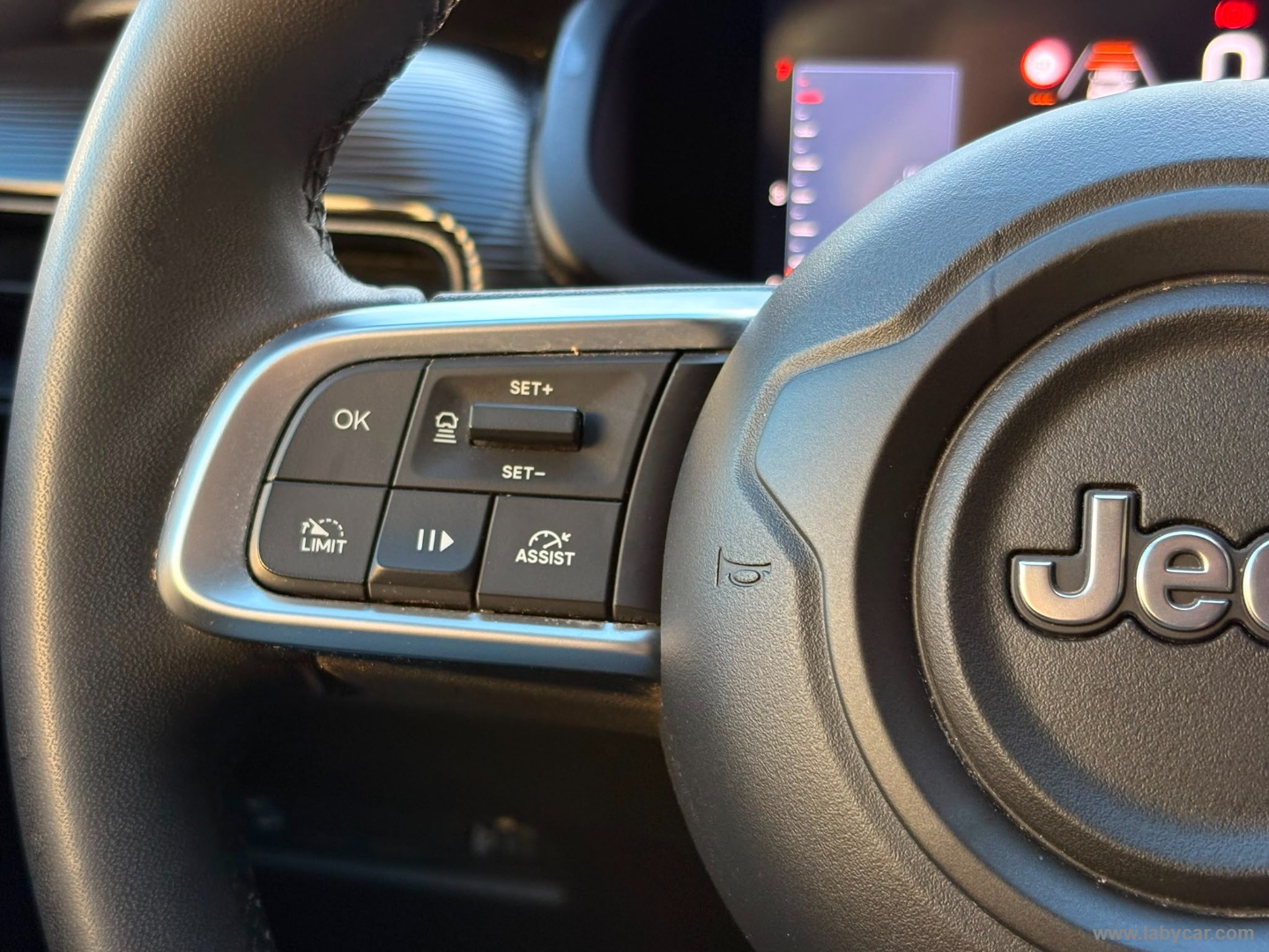 Jeep Avenger 1.2 Turbo Altitude - Immagine 16