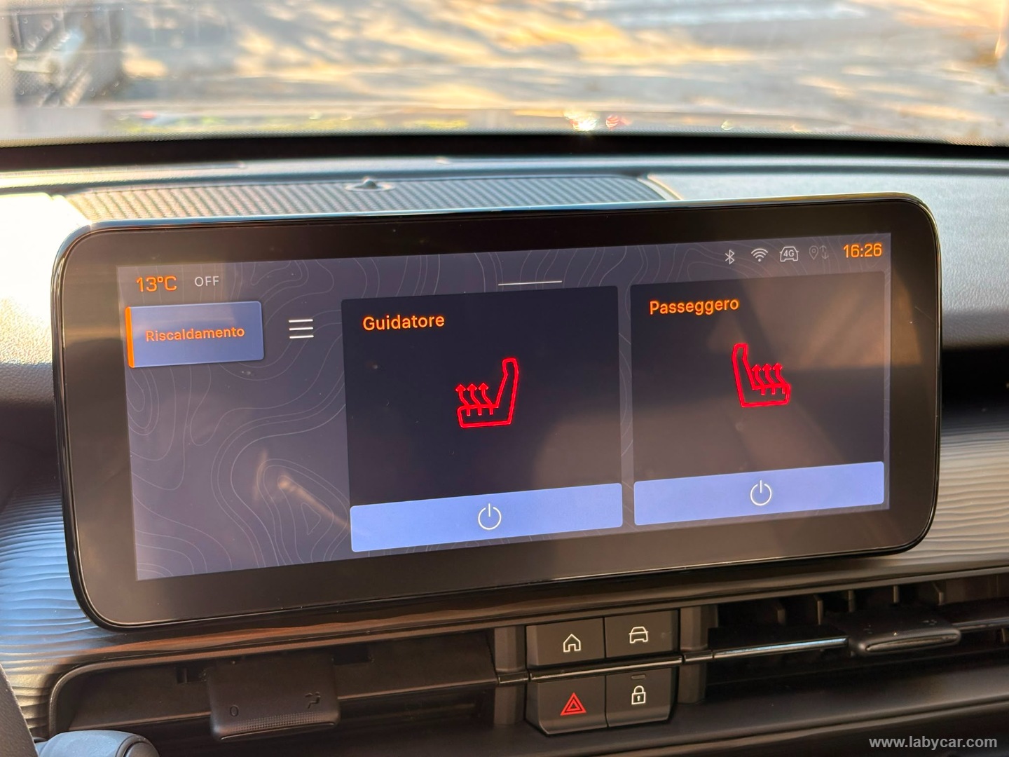 Jeep Avenger 1.2 Turbo Altitude - Immagine 16