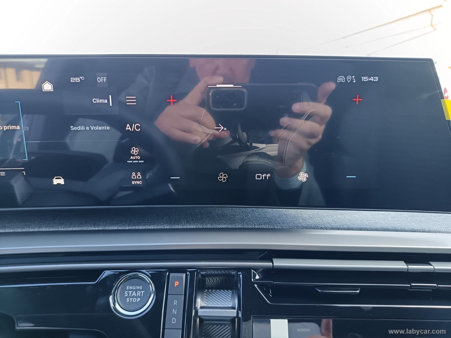 Peugeot 3008 Hybrid 145 e-DCS6 GT - Immagine 16