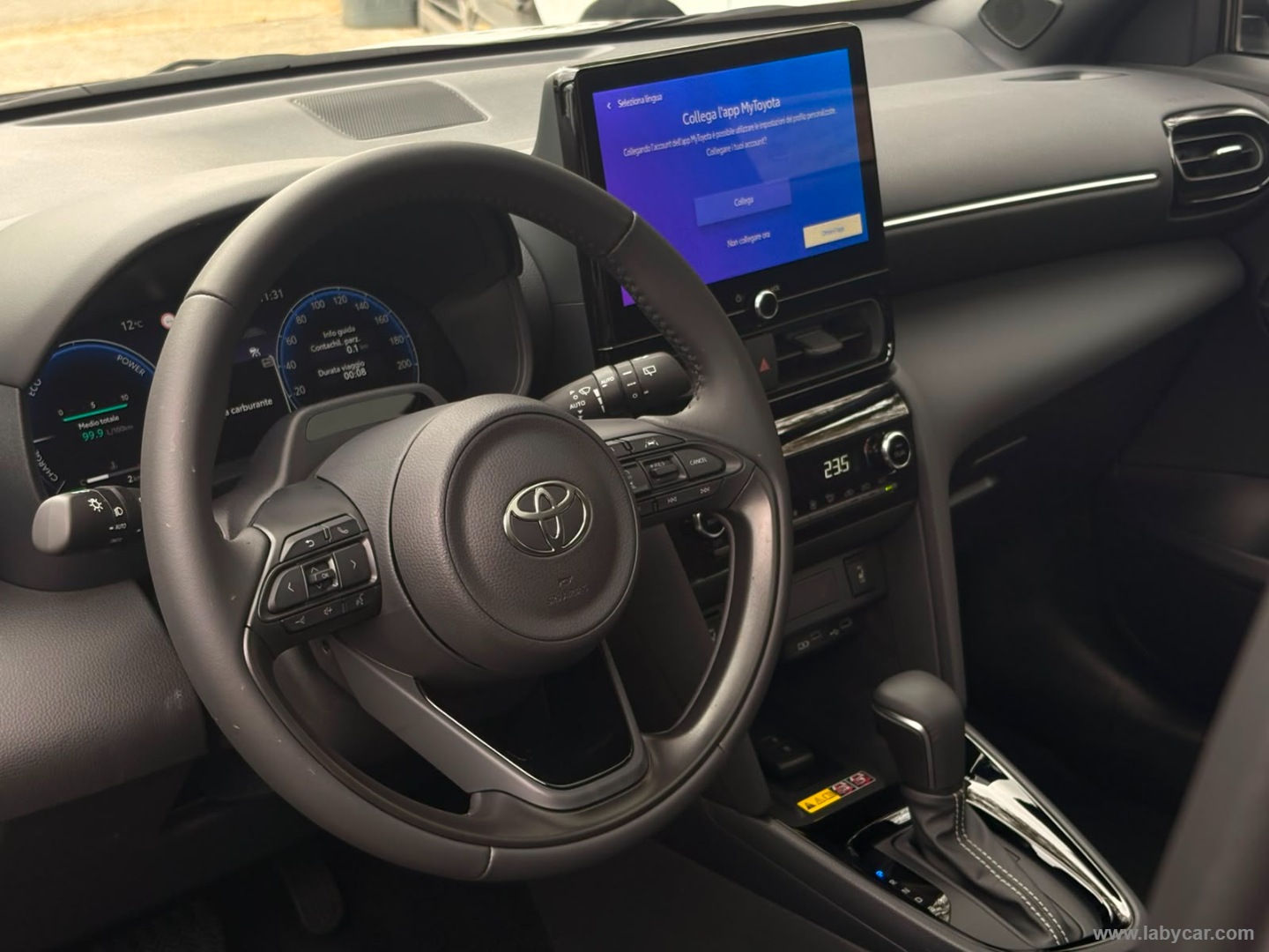Toyota Yaris Cross 1.5 Hybrid 5p. E-CVT Lounge - Immagine 16