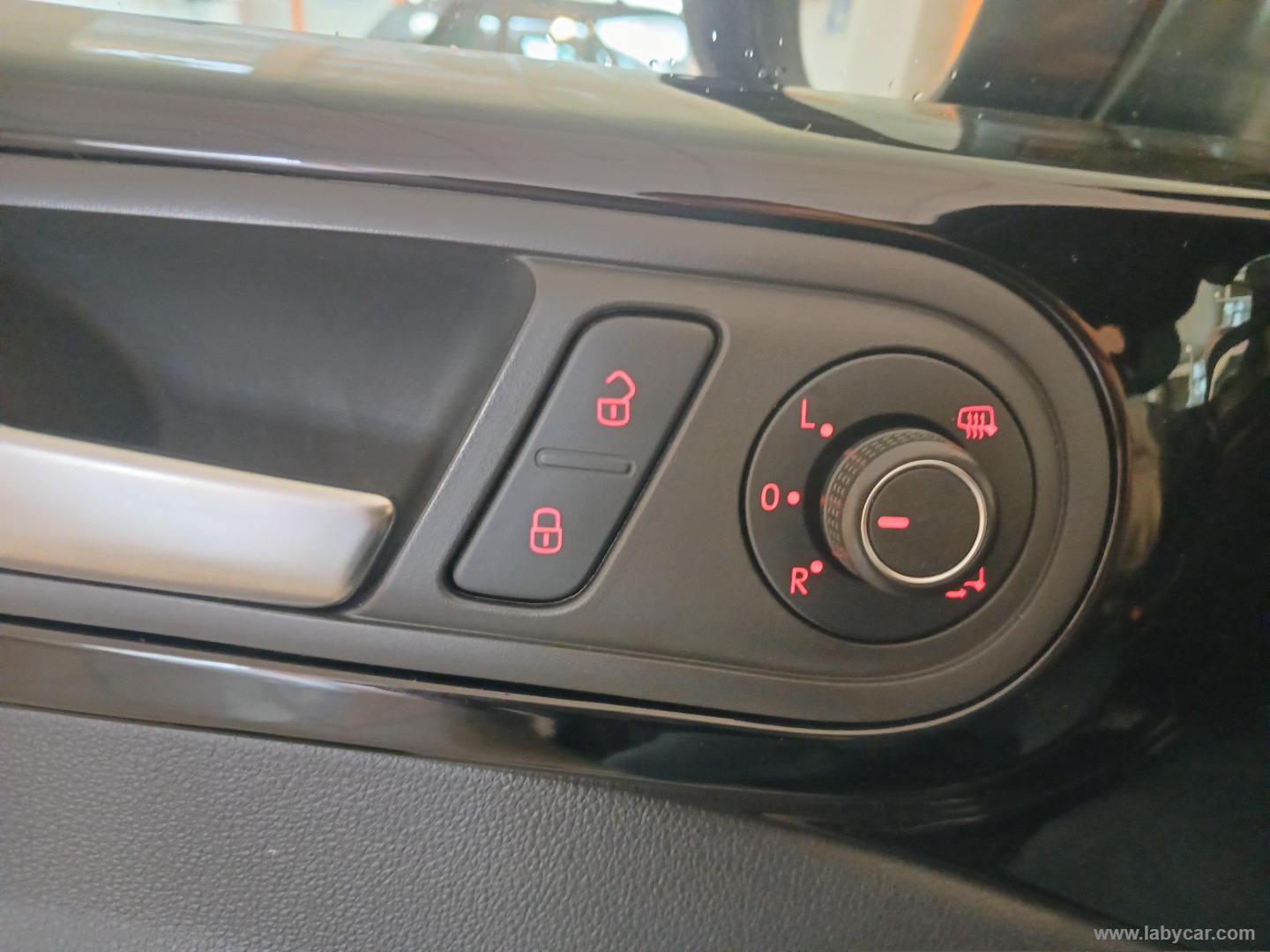 Maggiolino Cabrio 1.2 TSI Design BMT PARI AL NUOVO 22.800 KM - immagine 16