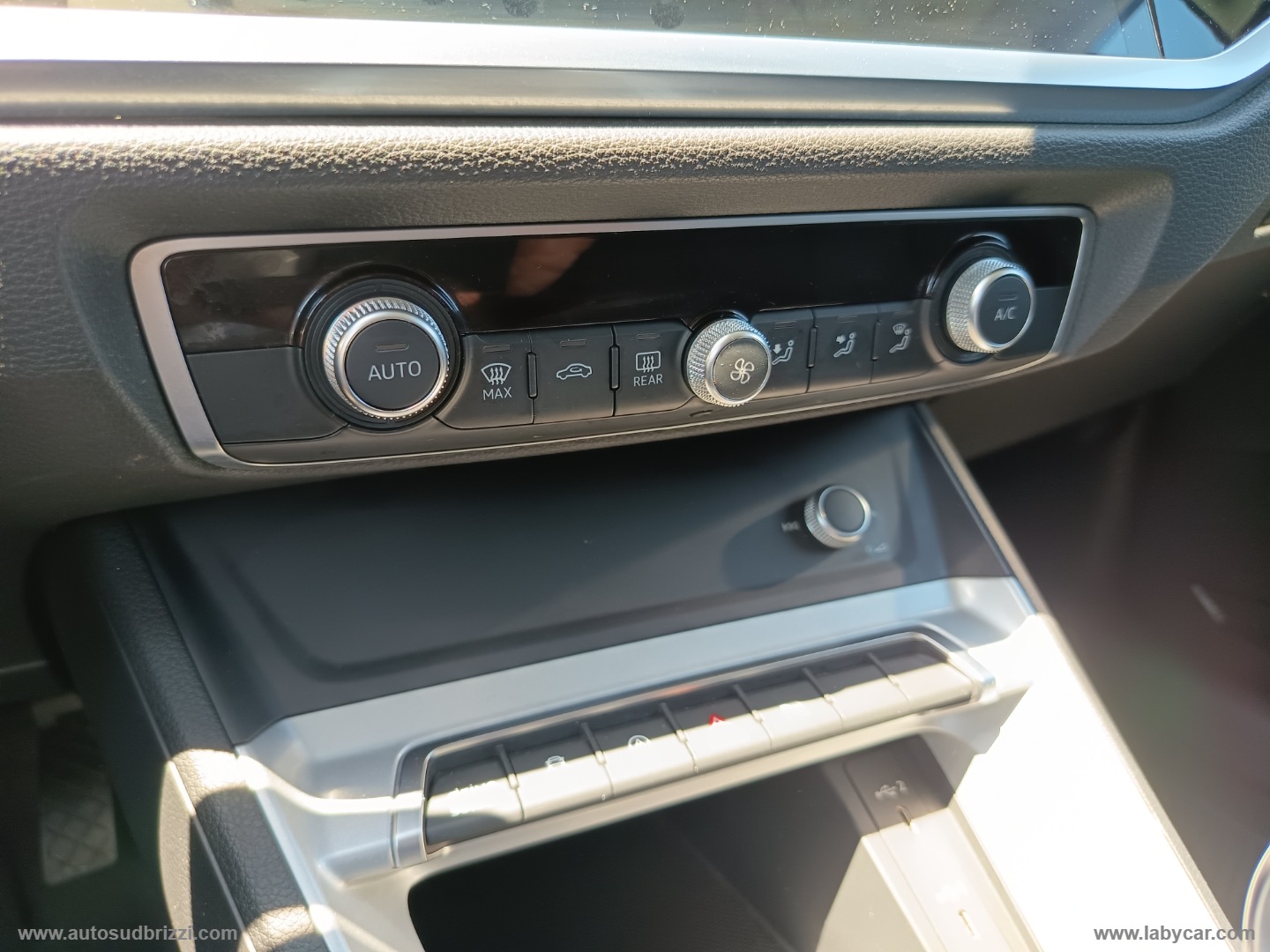 Q3 35 TDI S tronic Business - immagine 16