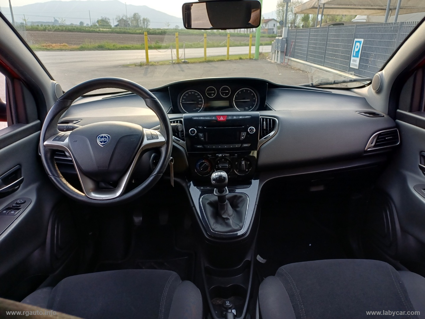 Ypsilon 0.9 T.Air 85 CV 5p. S&S Gold - immagine 16