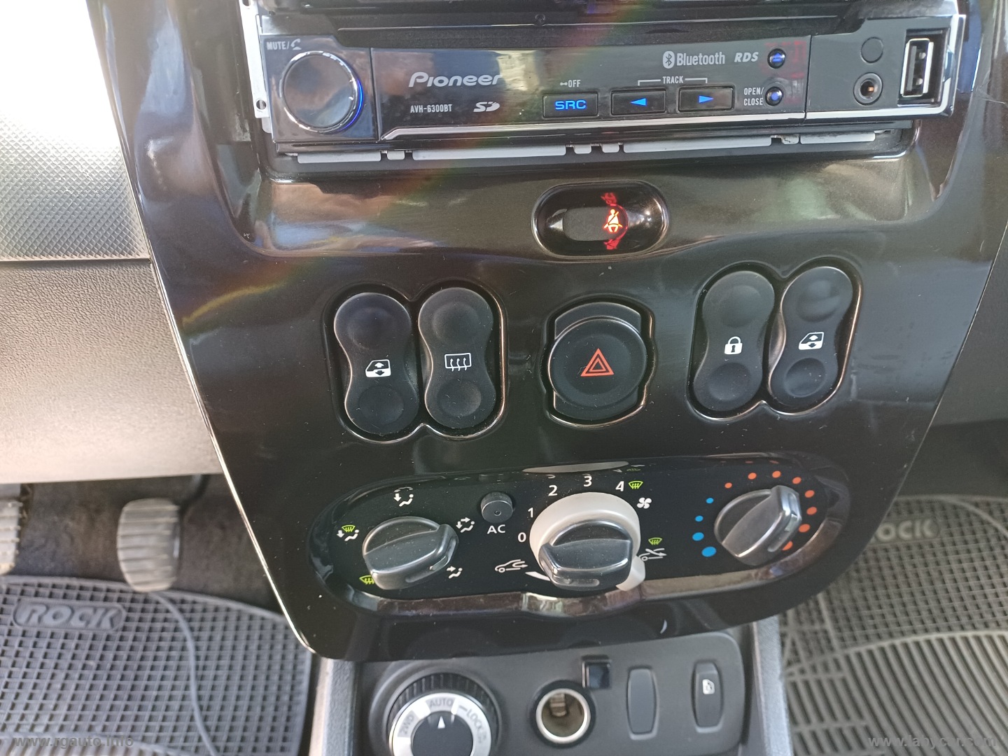 Duster 1.5 dCi 110CV 4x4 Lauréate Autoc. - immagine 16