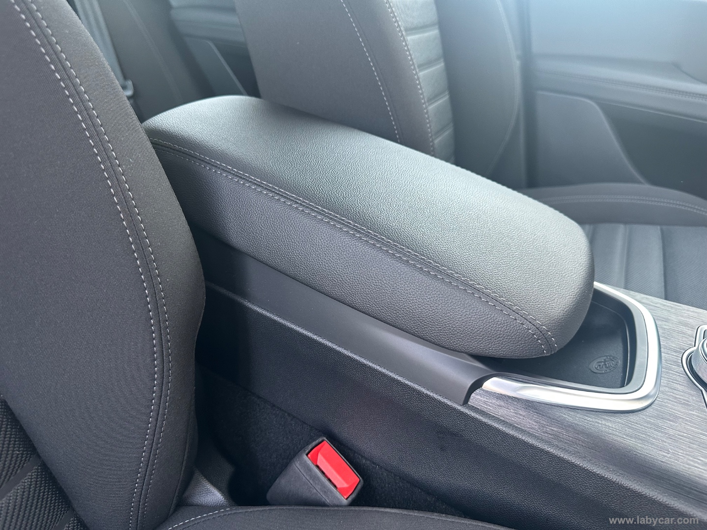 Stelvio 2.2 T.diesel 190 CV AT8 Q4 Bus. - immagine 16