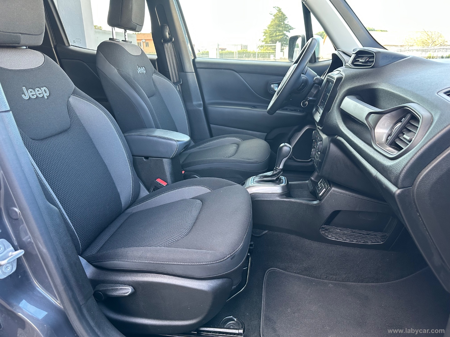Renegade 1.5 T4 MHEV Limited - immagine 16