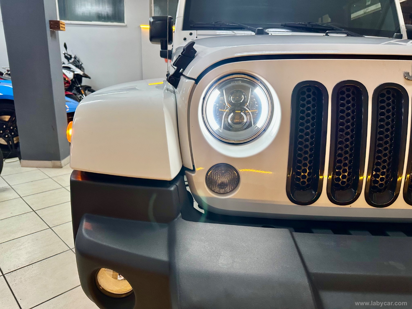 Wrangler Unlimited 2.8 CRD Sahara A. - immagine 16