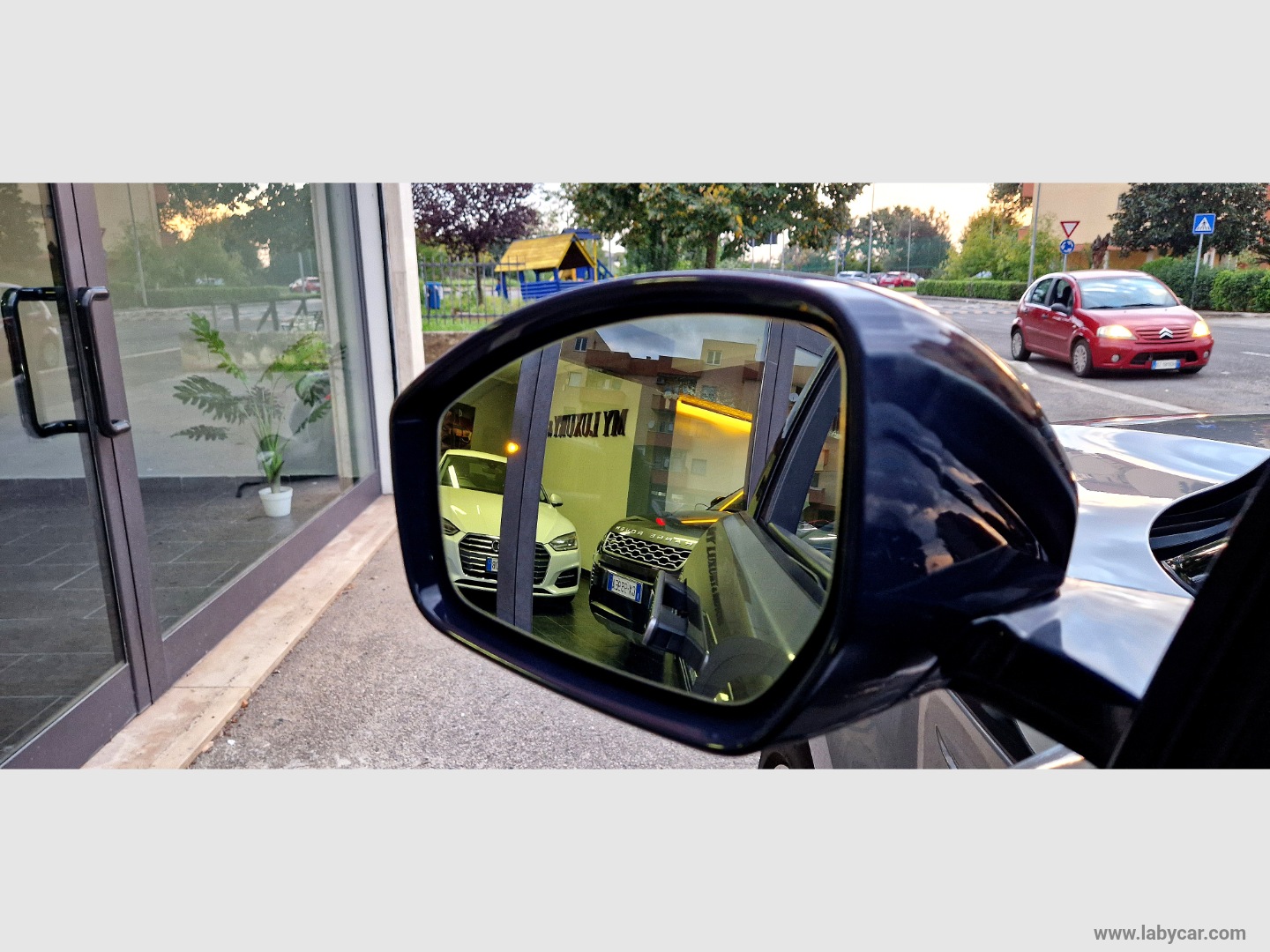 RR Evoque 2.0 IBRIDO 150 CV AWD Auto S - immagine 16
