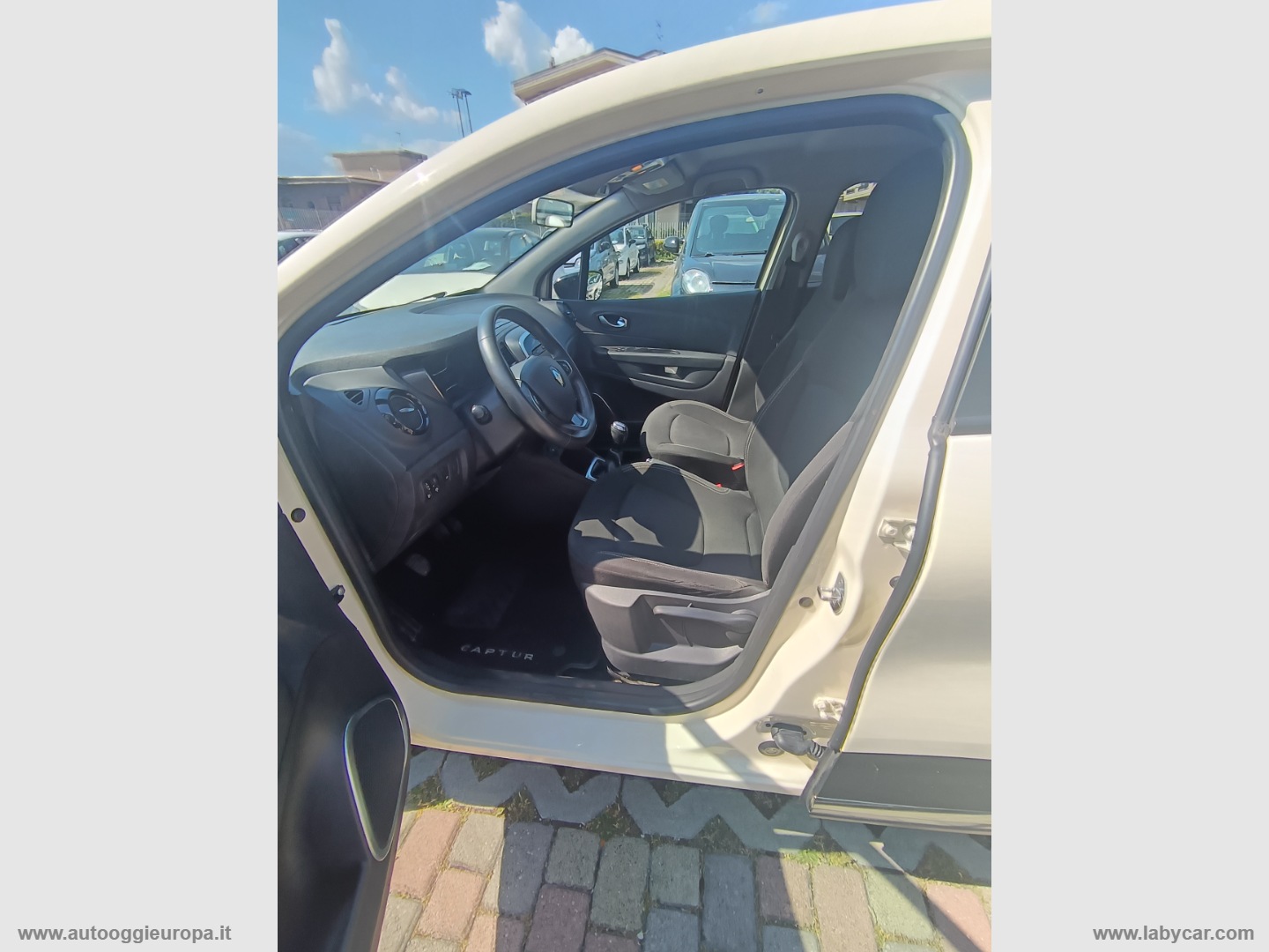 Captur TCe 12V 90 CV Business - immagine 16