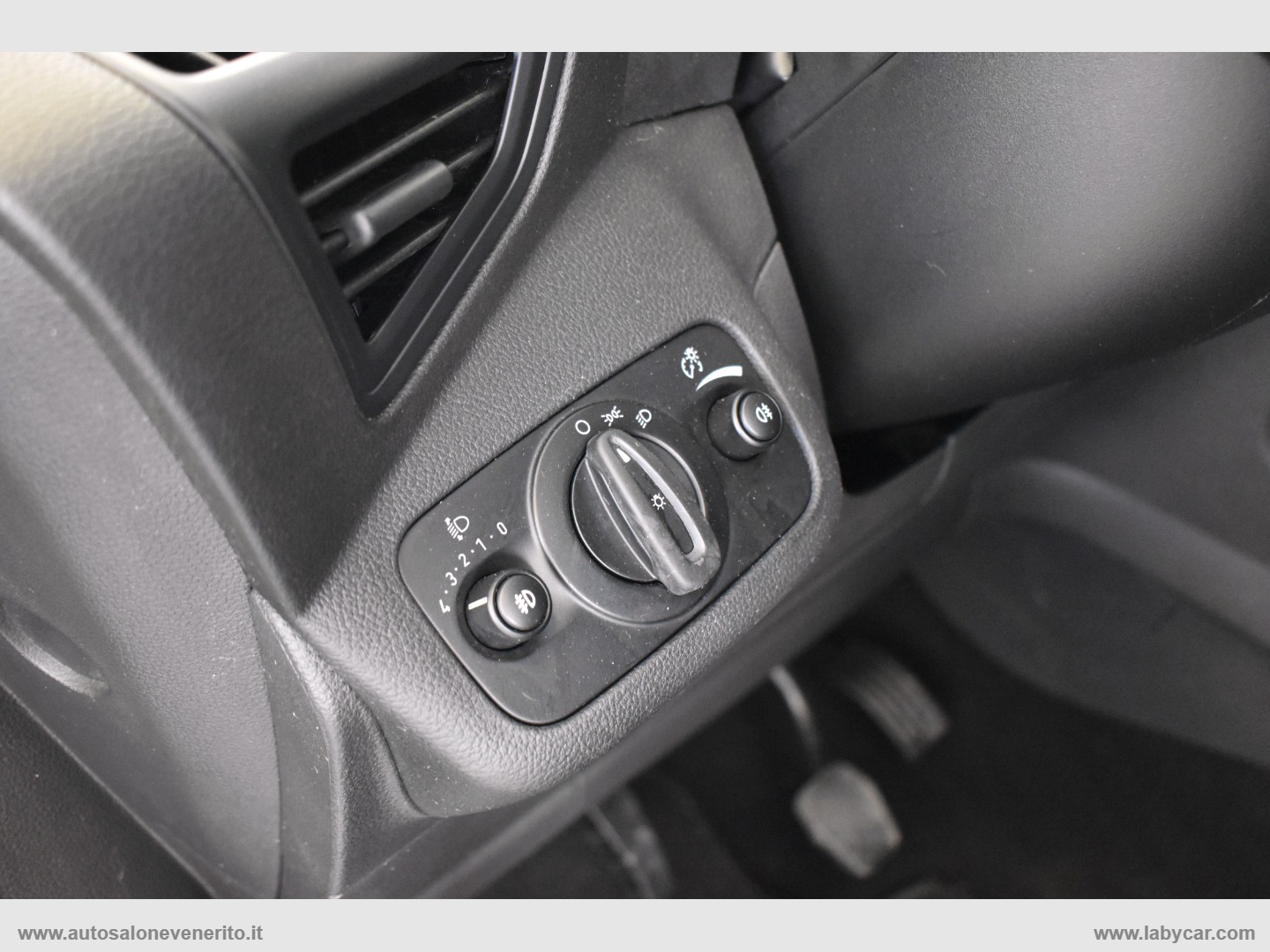 C-Max 1.5 TDCi 120 CV S&S Plus - immagine 16